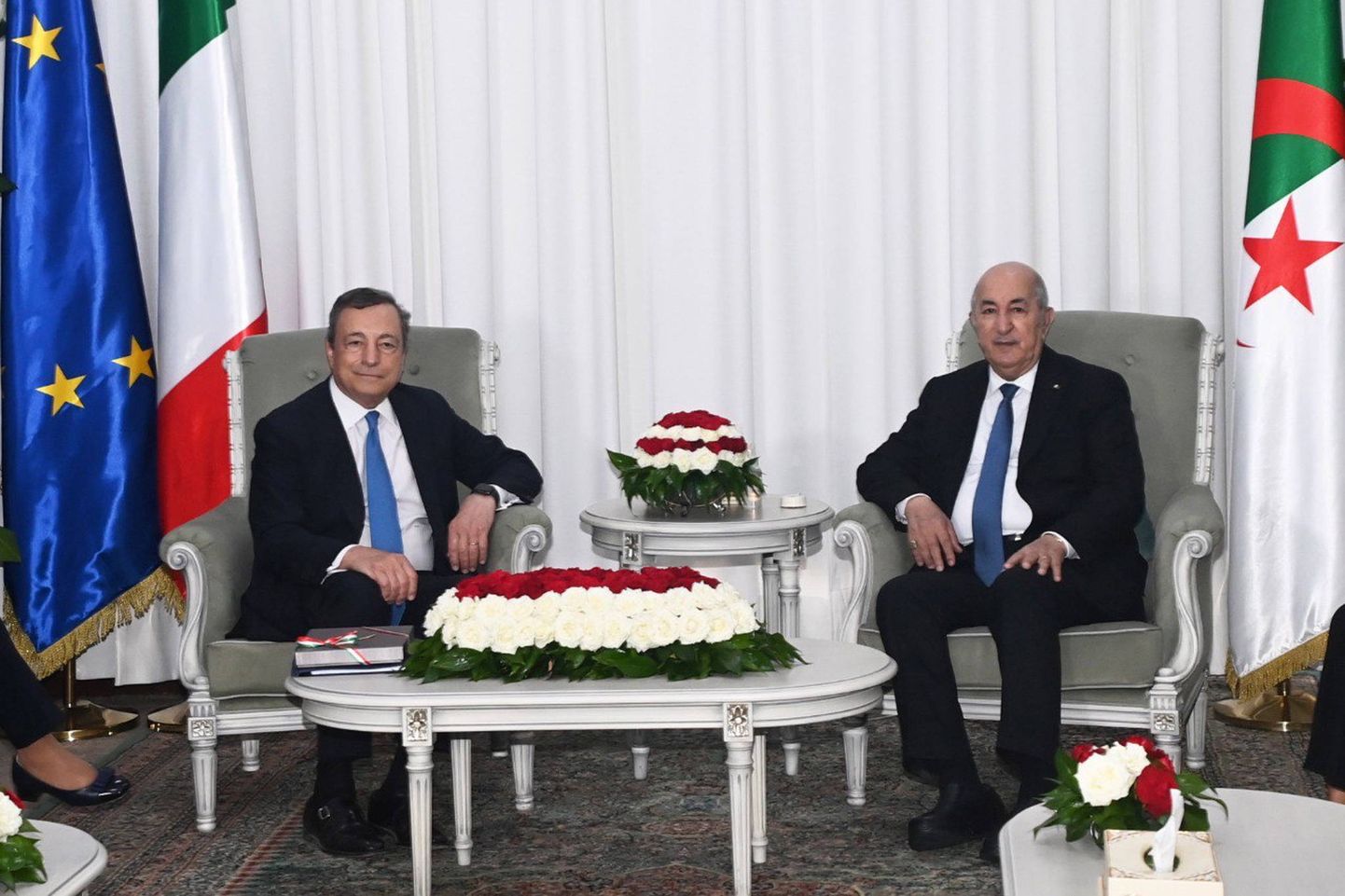 Alžeeria president Abdelmadjid Tebboune kohtus Alžeeria pealinnas Alžiiris Itaalia peaministri Mario Draghiga.