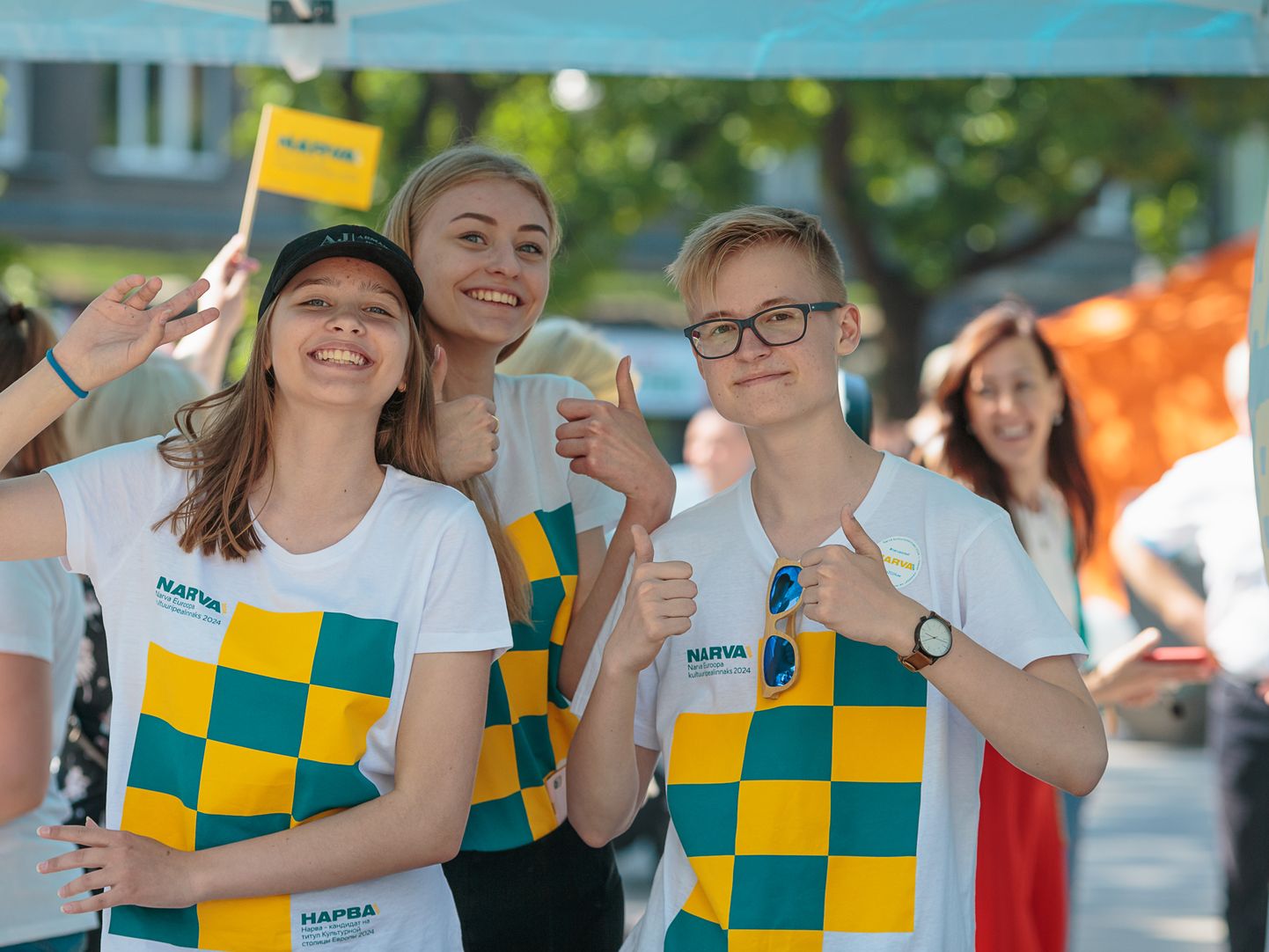 Enamik noortest on aktiivsed ja ühiskonnale rõõmuks. Omavalitsused püüavad jõuda selle vähemuseni, kes ei õpi ega tööta. Pilt on illustratiivne ja tehtud noortest vabatahtlikest, kes osalesid kampaanias "Narva 2024. aasta kultuuripealinnaks".