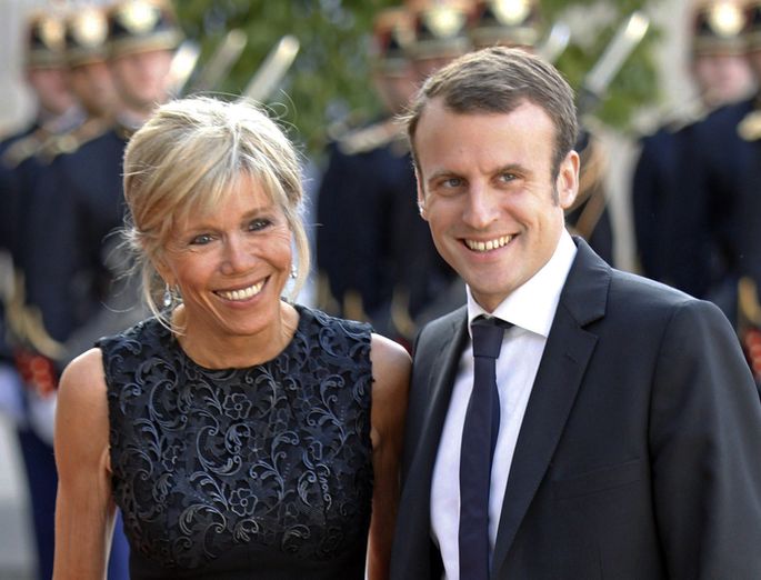 Raamat: Emmanuel Macron kirjutas nooremana erootilise ...