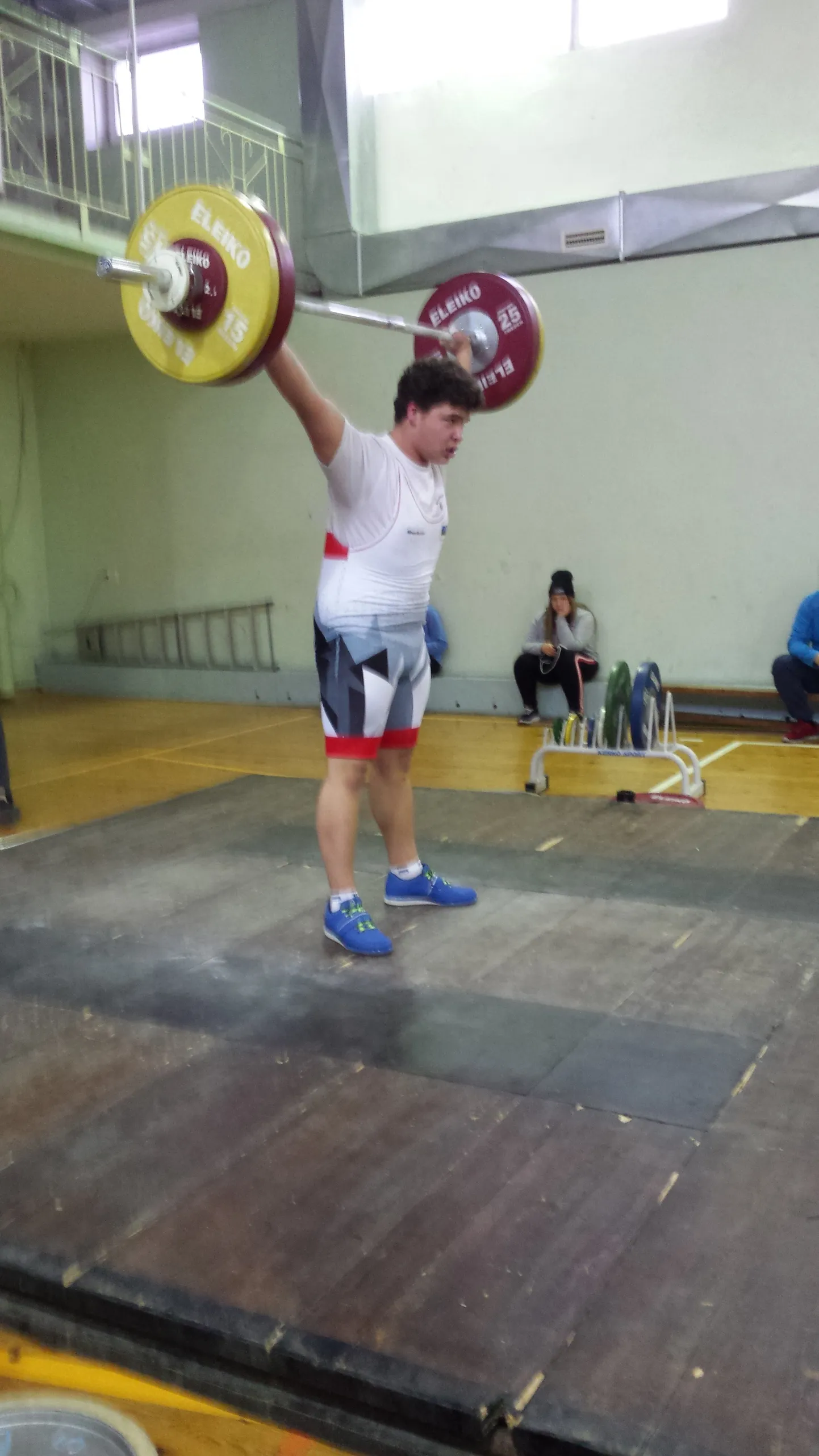 Roomet Väli rebitud 111kg Tammikul