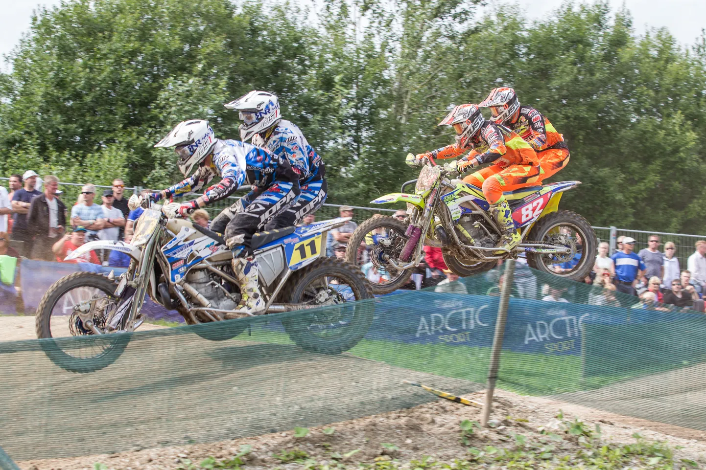 Motofestival, mis varem viidi läbi suve teises pooles, toimub juba teist aastat juuni alguses, tuues Kiviõlli maailma külgvankrite paremiku.