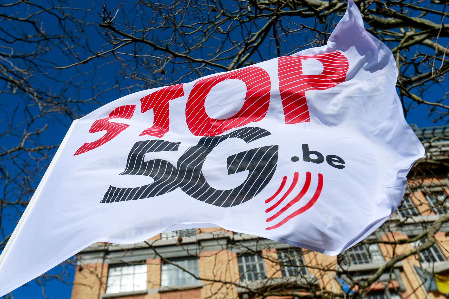 5G vastane meeleavaldus Brüsselis.