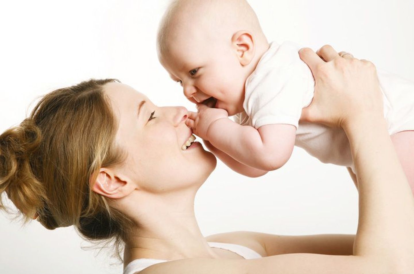 Lapsehoolduspuhkusel olles saab ema pisikesele täisväärtuslikku elu algust pakkuda.