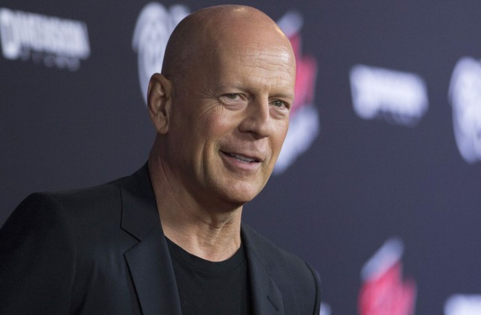 Брюс уиллис 2022. Брюс уиллис фото 2022. Брюс уиллис. Брюс уиллис 2023. Брюс уиллис.
