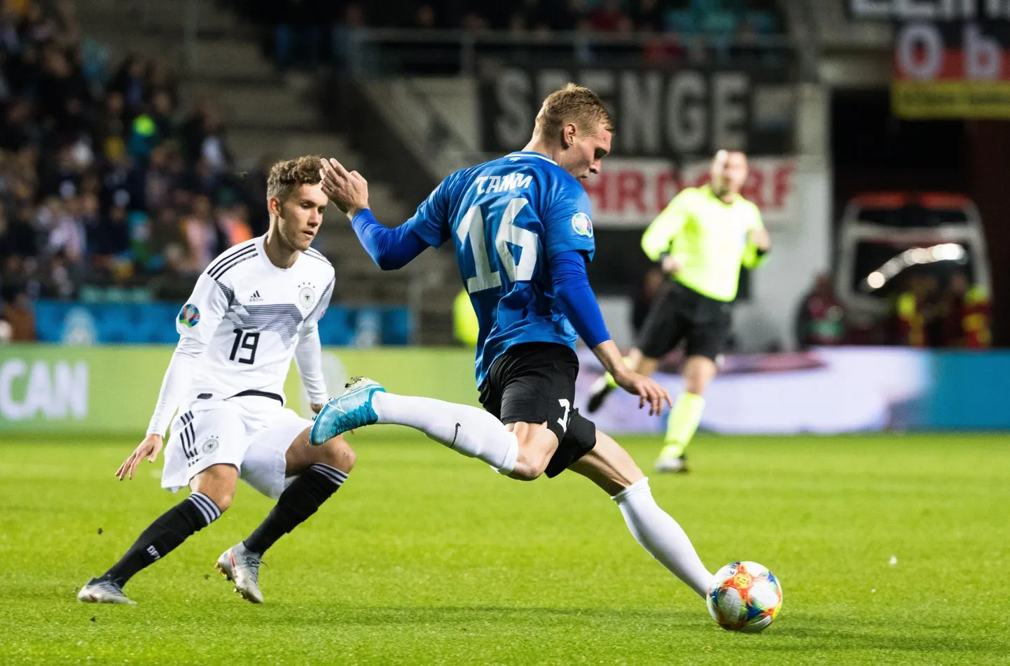 28-aastane Joonas Tamm (sinises) on heas näiteks, et kõva tööga on võimalik ka piiri taha jõuda.