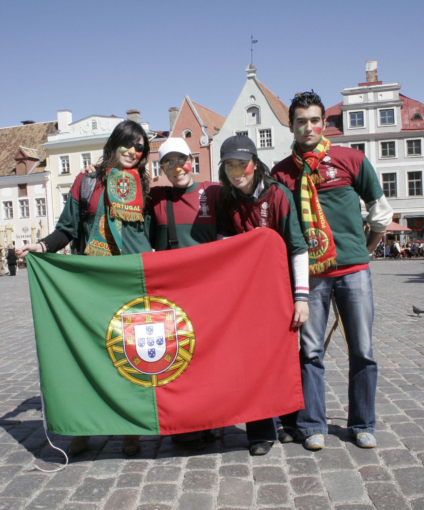 Portugali jalgpallifännid Tallinnas.
