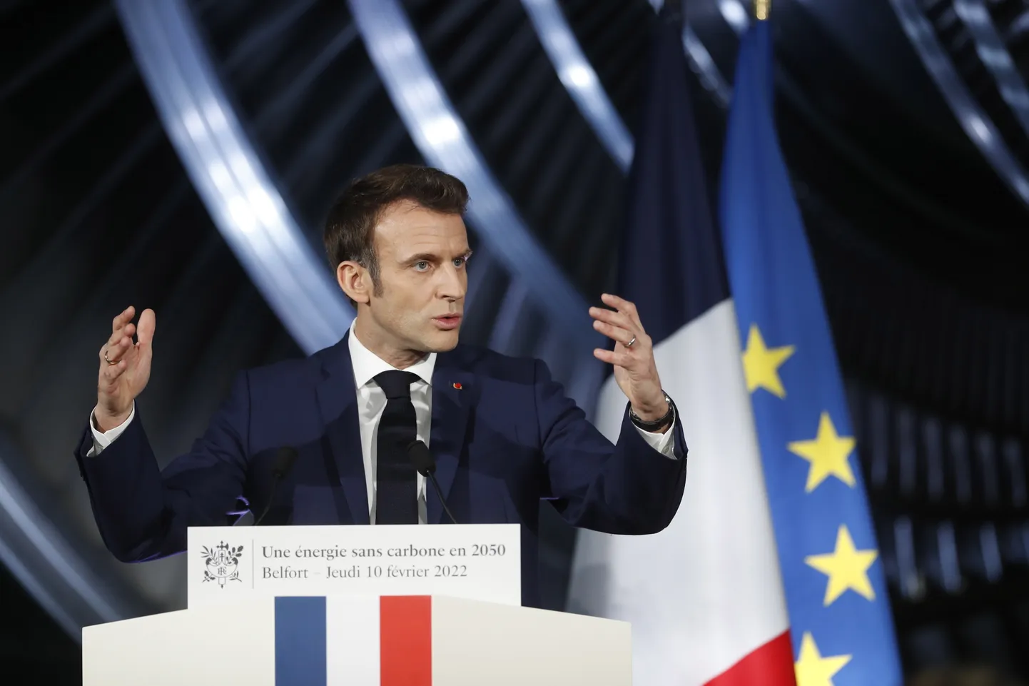Macron külastas GE tuumaenergia turbiinisüsteemi tootmispaika Belfortis.