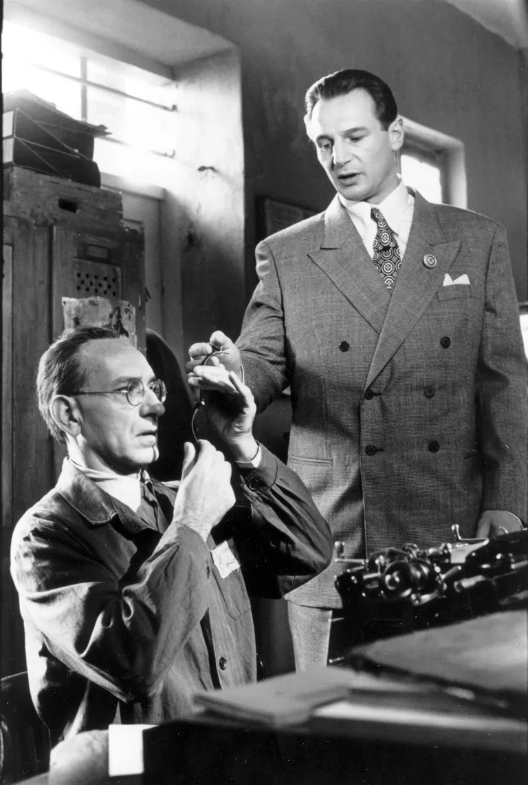 Ben Kingsley Itzhak Sterni ja Liam Neeson Oskar Schindlerina 1993. aasta filmis «Schindleri nimekiri»