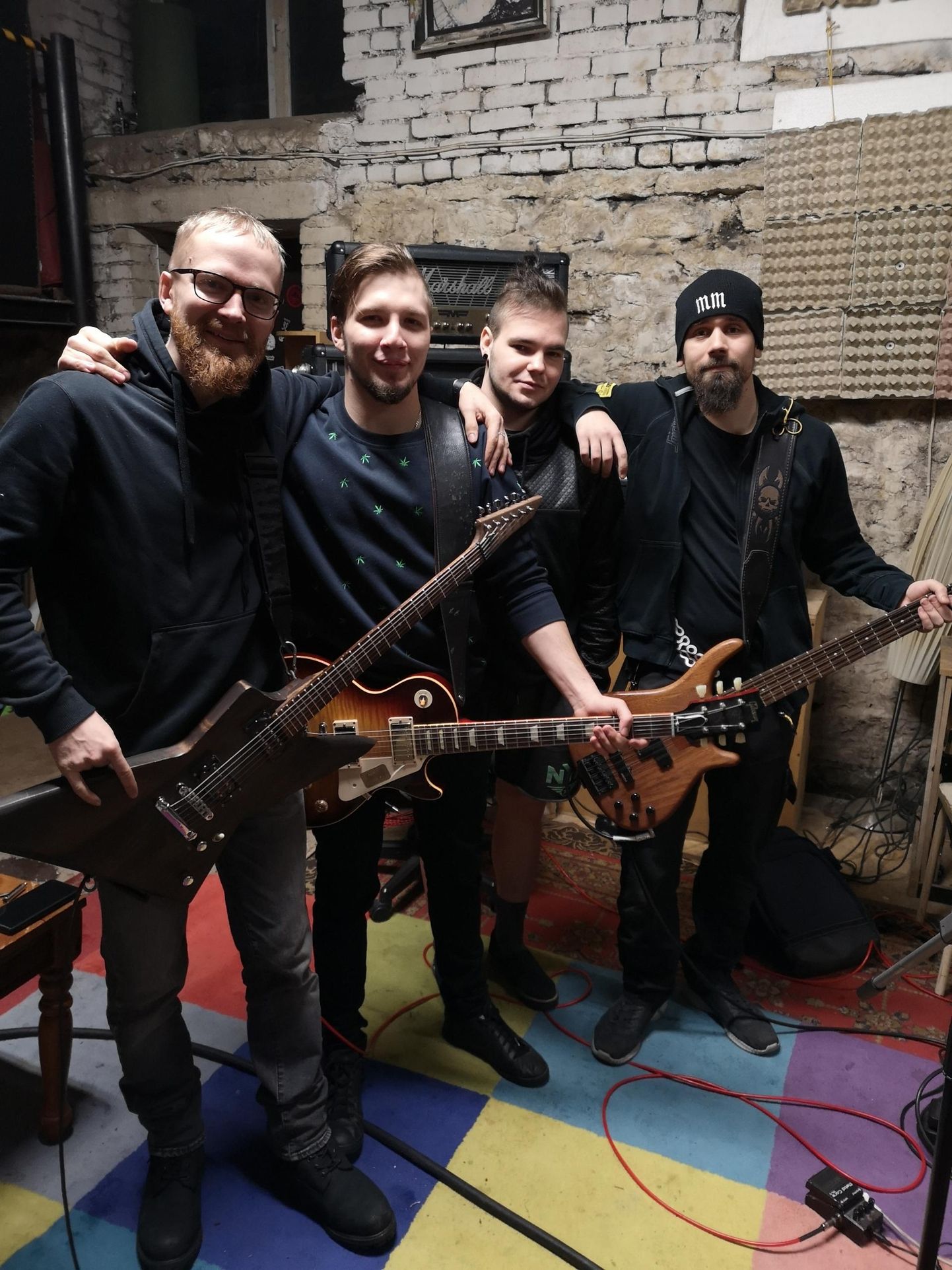 Ansambli Defeatem moodustavad laulja-kitarrist Madis Anton (vasakult), kitarrist Tenno Pelska, trummar Sten Pelska ja bassist Kert Vellner.