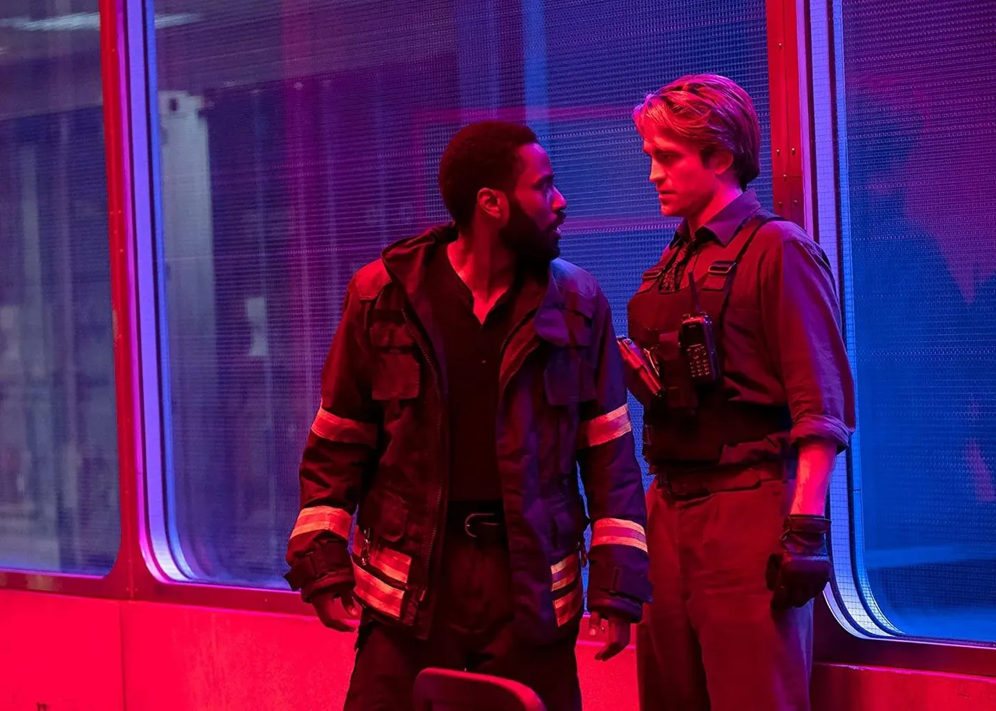 John David Washington ja Robert Pattinson filmis «Tenet».
