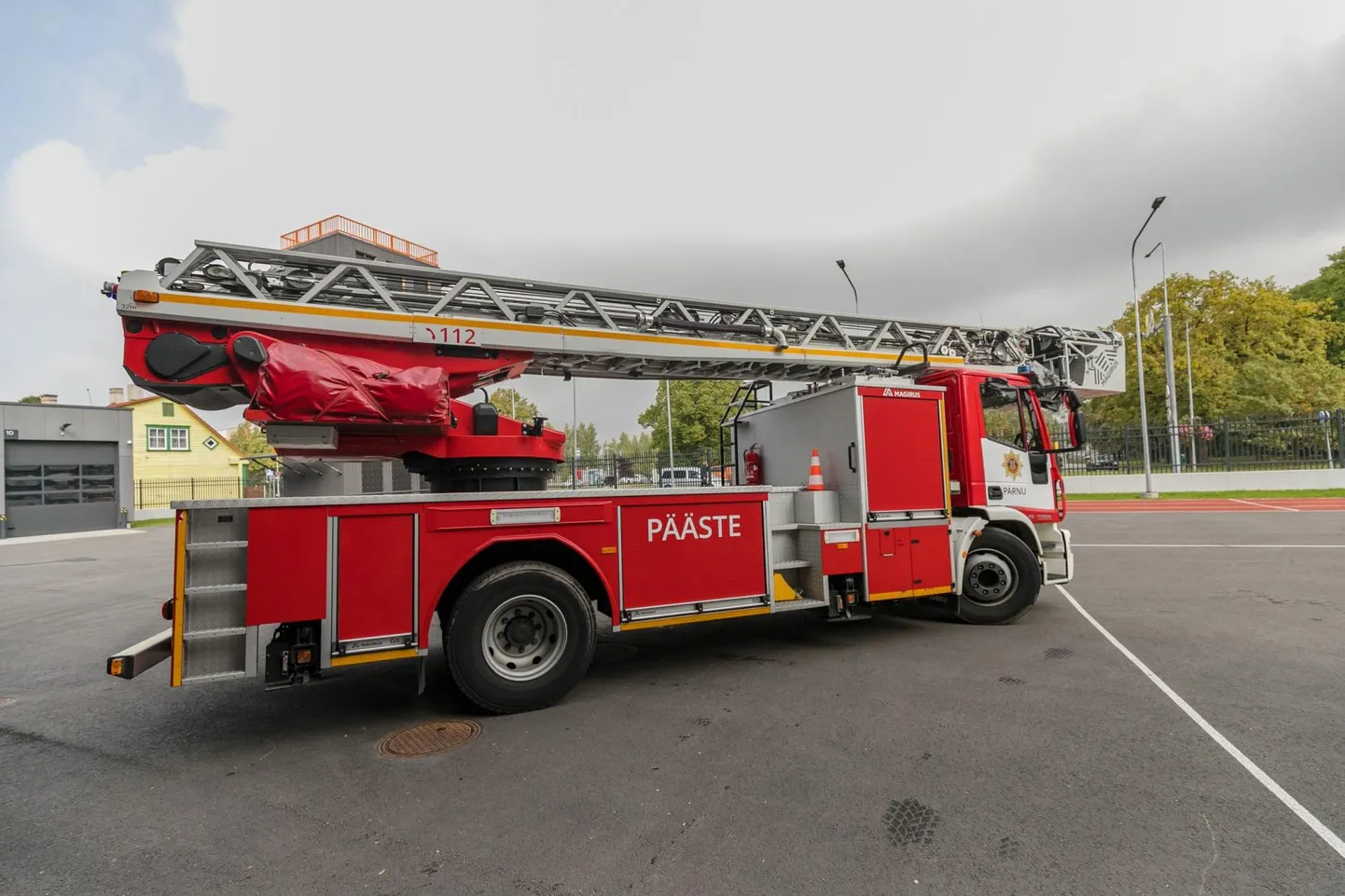 Tulekahju kustutasid Pärnu-Jaagupi ja Vändra päästemeeskond.