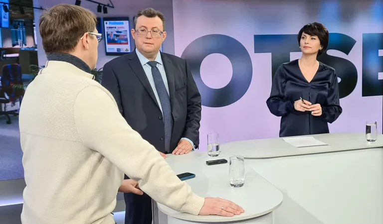 Студия Postimees: итоги года в экономике Эстонии – худший год столетия? / Одежда ведущей: Tallinna Kaubamaja / Pinko ​