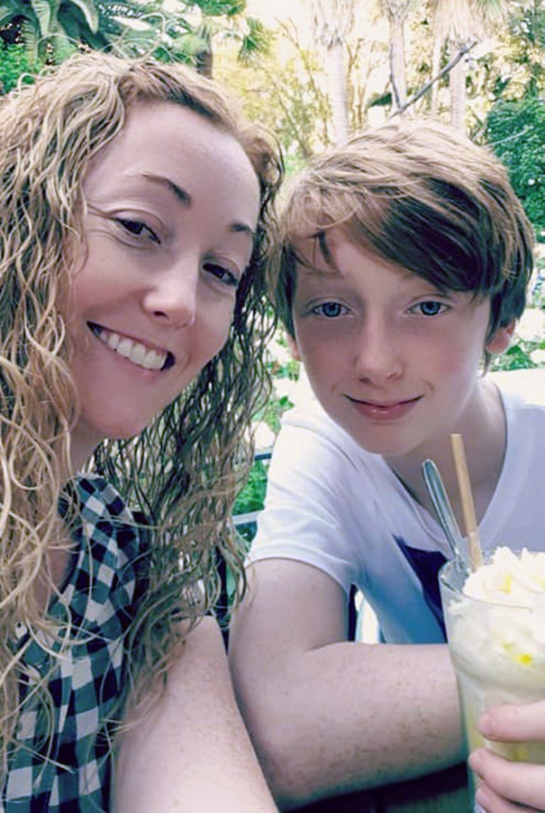Kelly McCarron oma 12-aastase poja Jackiga. 