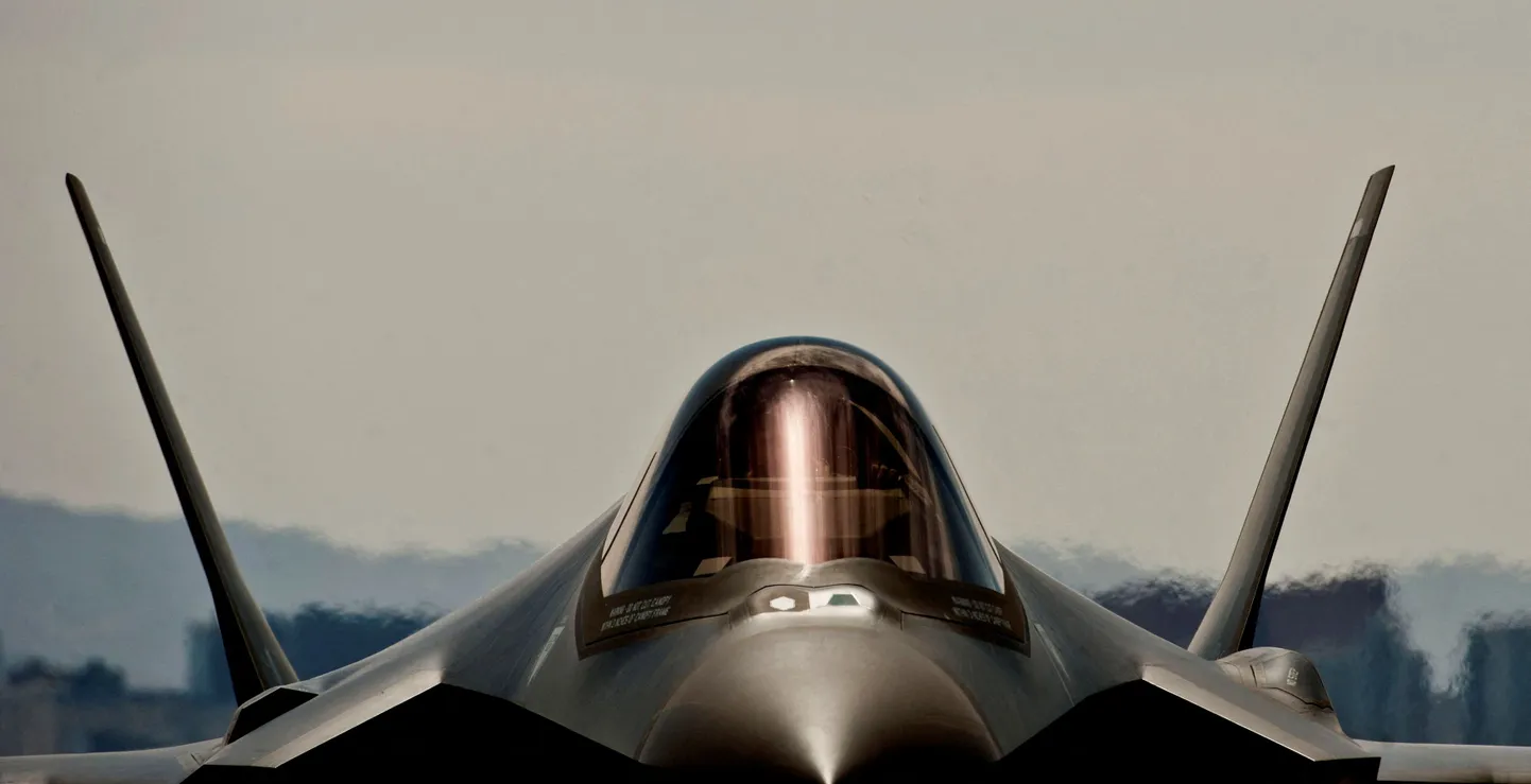 Истребитель F-35. Снимок иллюстративный.