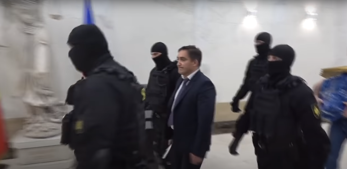 Alexandru Stoianoglo vahistamine.  FOTO: Kuvatõmmis Videost