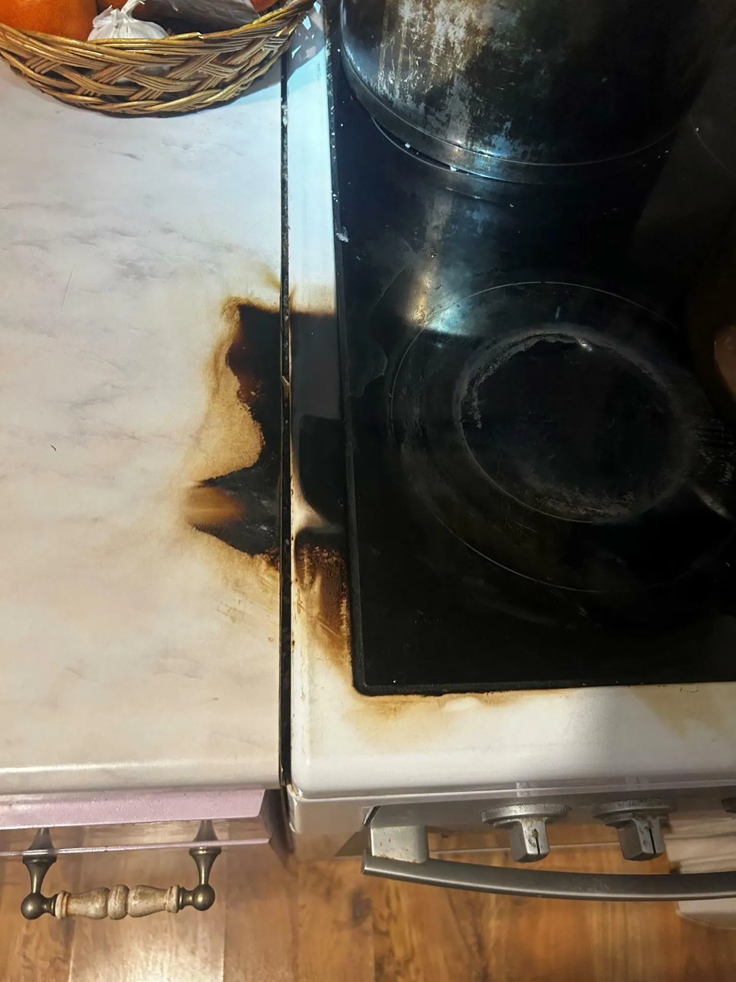 Toidutegemise ajal ei tasu tukkuma jääda, nagu Kolga-Jaanis paraku juhtus. Halvimast päästis suitsuandur.
