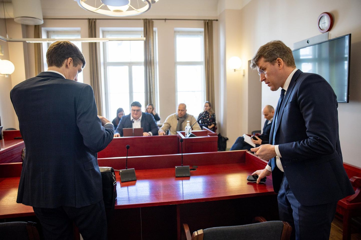 Andres Metsoja (paremal) põhjendas kokkuleppega nõustumist, et pidas mõistlikuks lõpetada kohtuvaidlus, vähendamaks kohtu koormust.