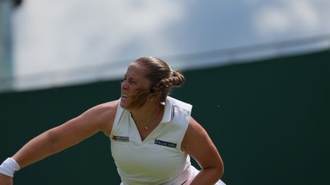 Ostapenko iekļūst Vimbldonas dubultspēļu otrajā kārtā
