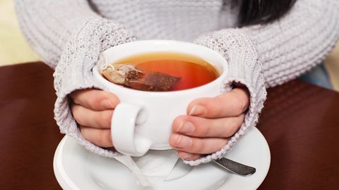 Врач перечислил четыре самых опасных для здоровья вида чая