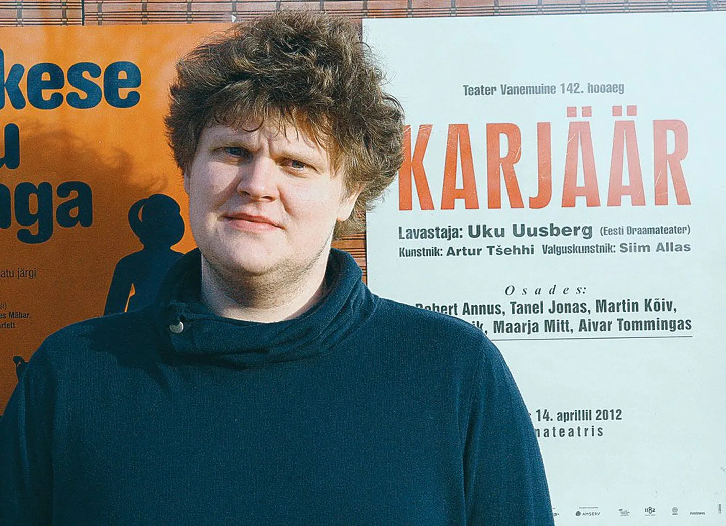 Uku Uusberg (27) toob oma «Karjääri» vaatajate ette Sadamateatris, mille seinal on mitme teise hulgas ka tema lavastuse afišš.