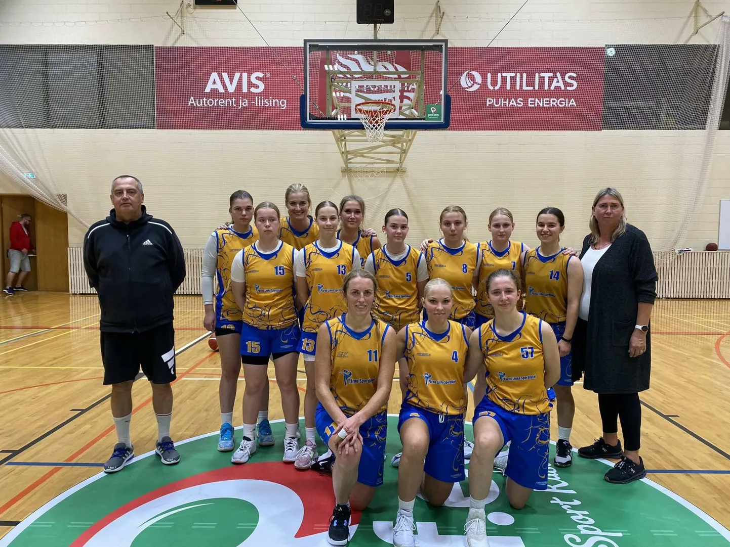 Pärnu võistkonda juhendavad Katrin Kallit ja Kalle Kollin.