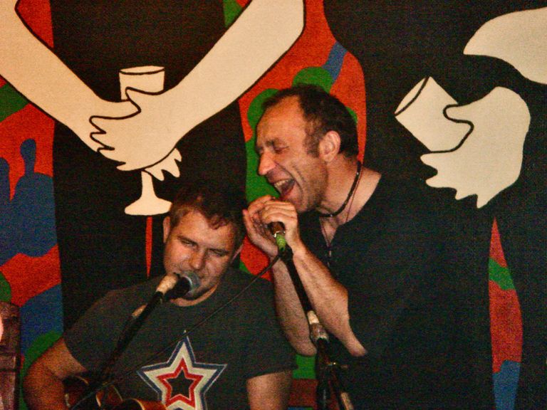 Петя BlockNote и Трексон в баре Woodstock, 2006.
