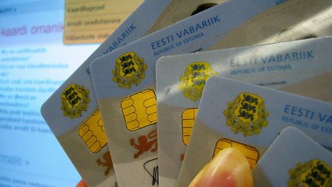 Тысячи жителей Эстонии не забрали свои документы