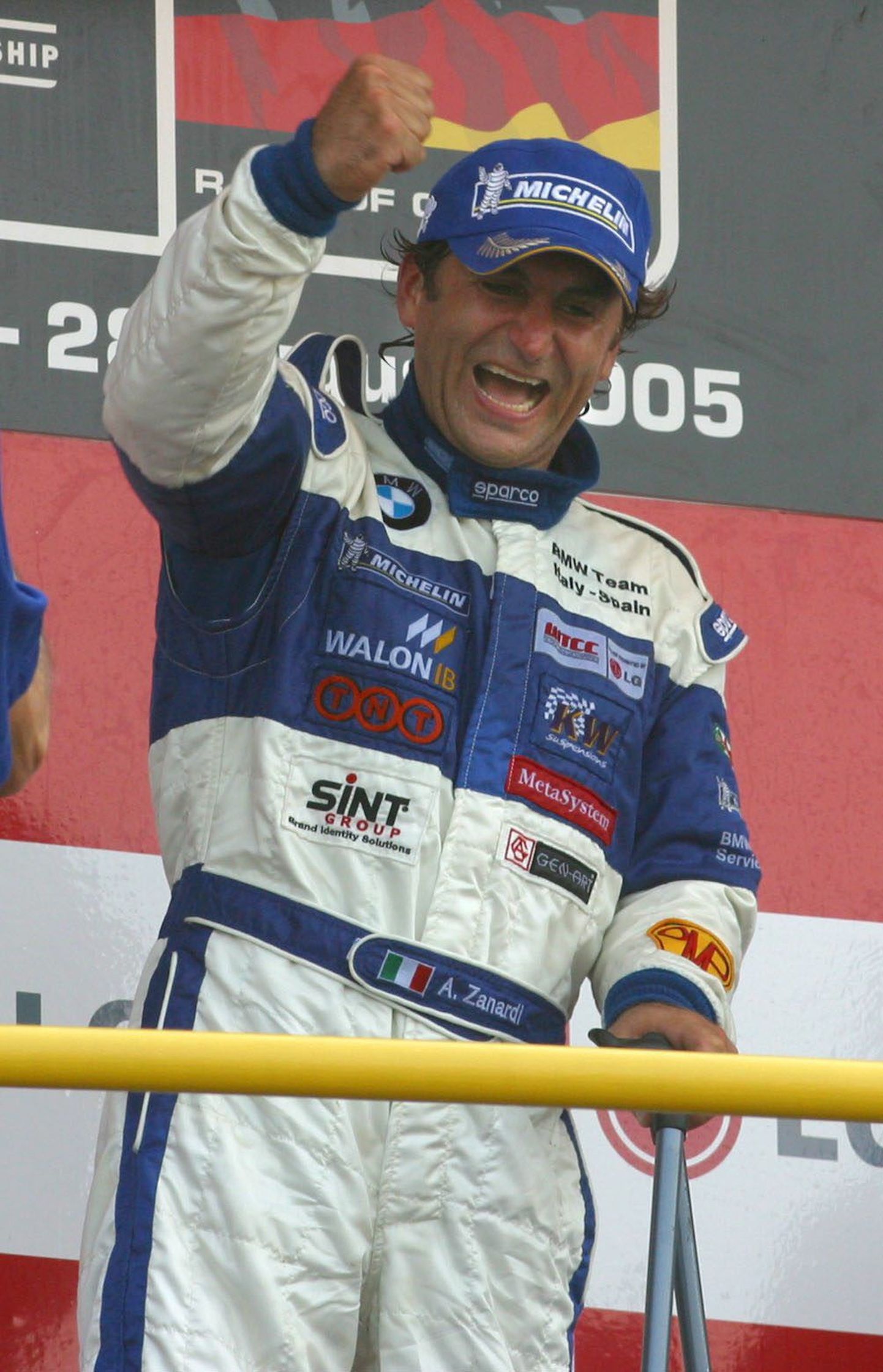 Итальянский гонщик Алекс Дзанарди.