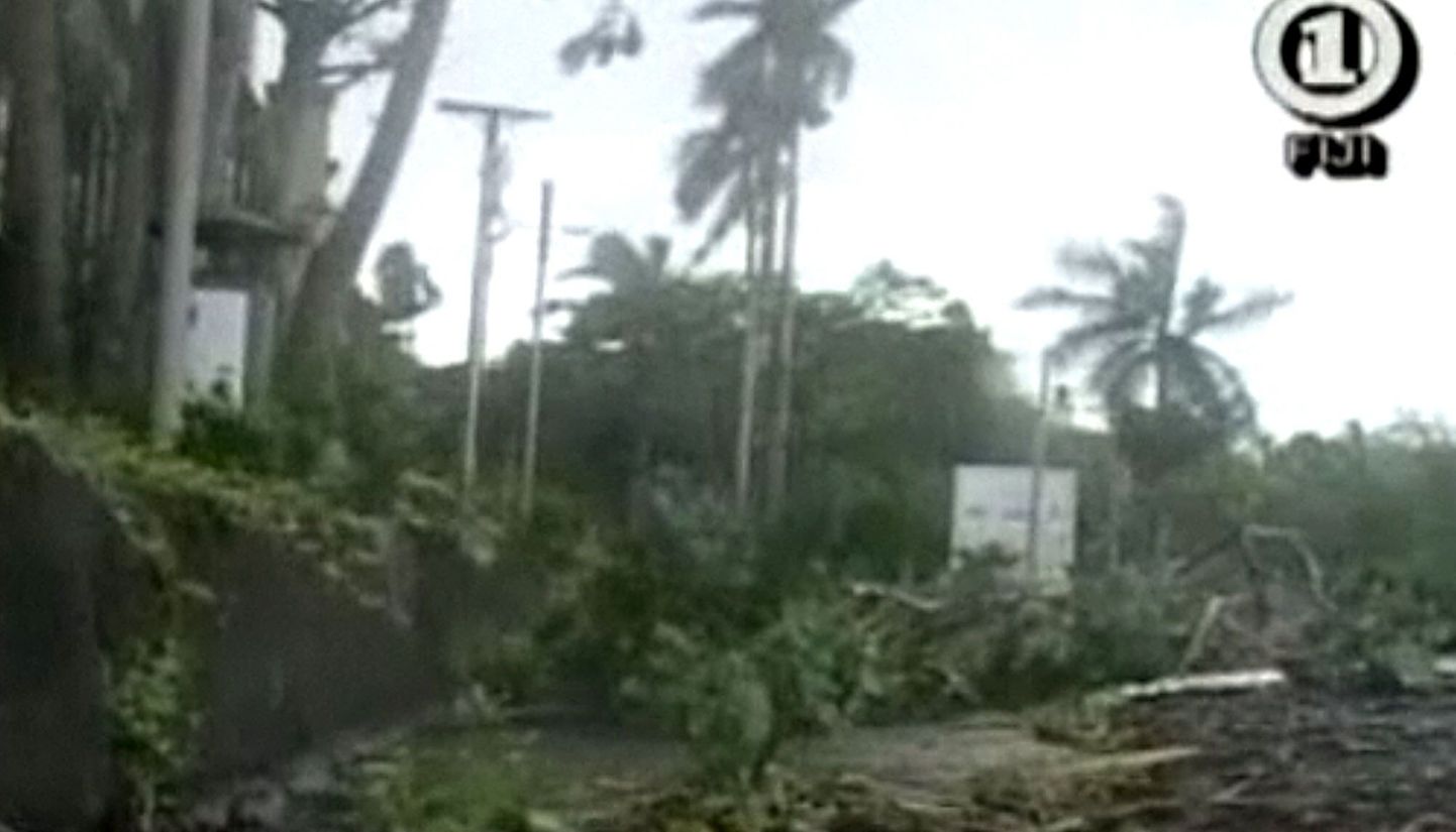 Kaader Fidži televisiooni videost, kus on näha orkaanikahjustusi
