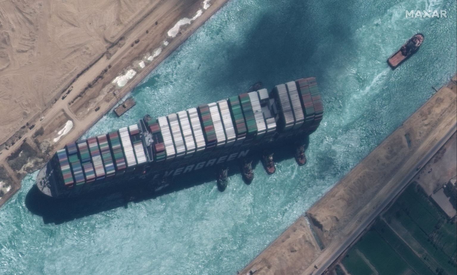 MAXAR Technologies satelliidifoto konteinerlaevast Ever Given Suessi kanalit blokeerimas. Laev takistas kanalis laevaliiklust 23. - 29. märtsini 2021