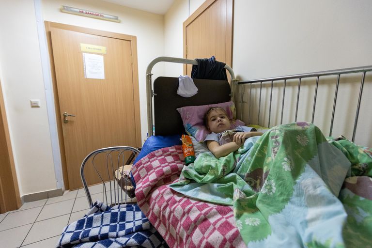 Sellistes tingimustes lebab lastehaigla varjendis 6-aastane Andrei.