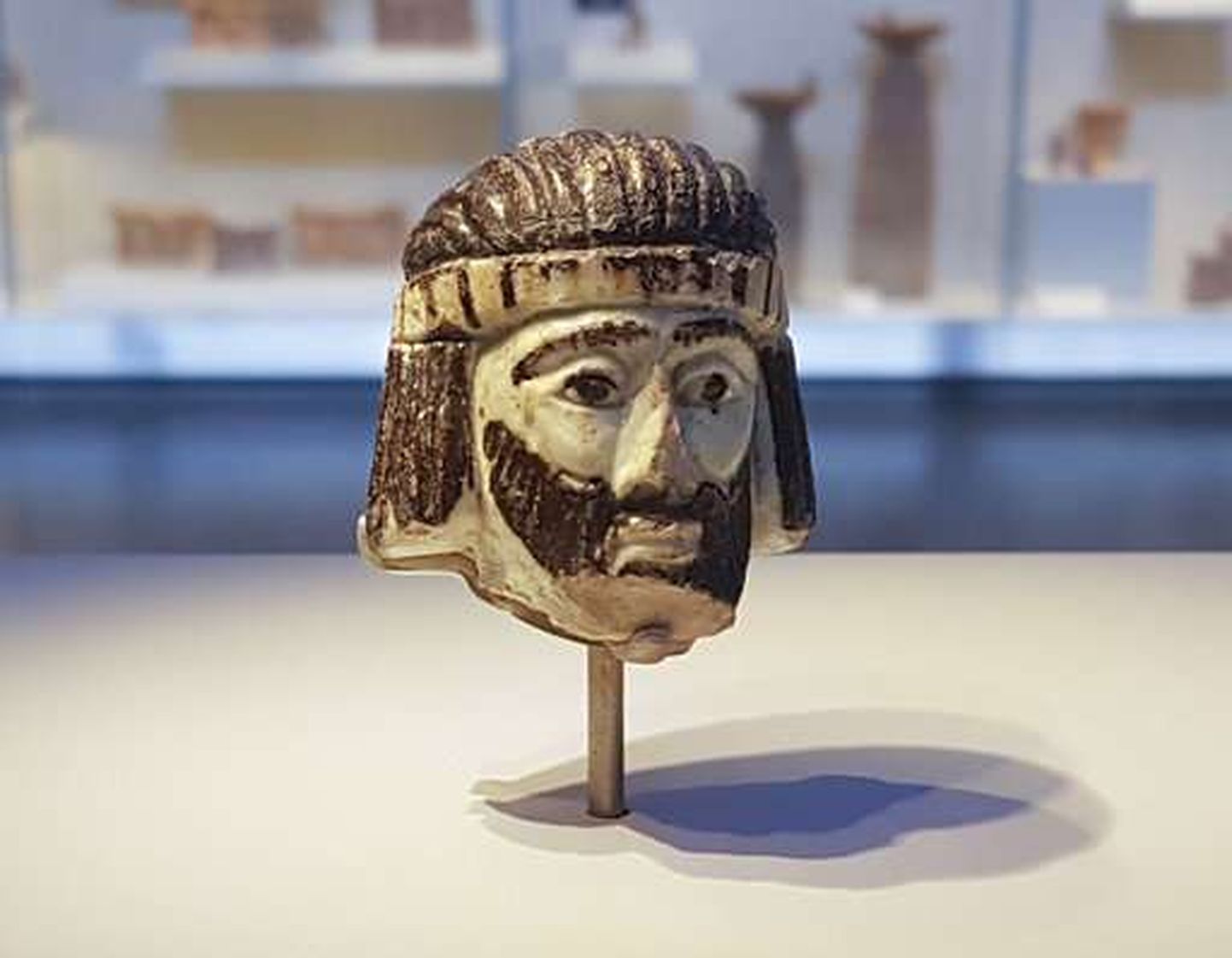 Iisraelist leitud tundmatu kuninga skulptuuri pea.