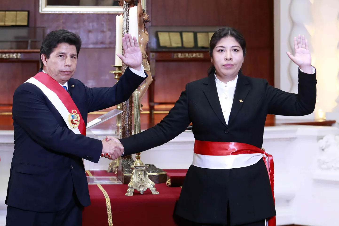 Peruu president Pedro Castillo ja uus peaminister Bettsy Chávez.