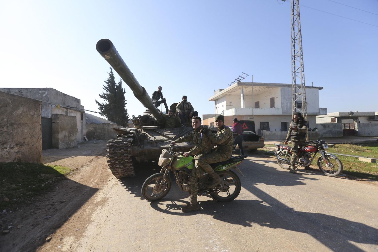 Türgi toetusel tegutsevad Süüria mässulised sisenesid eile Saraqebi linna Idlibi provintsis. 