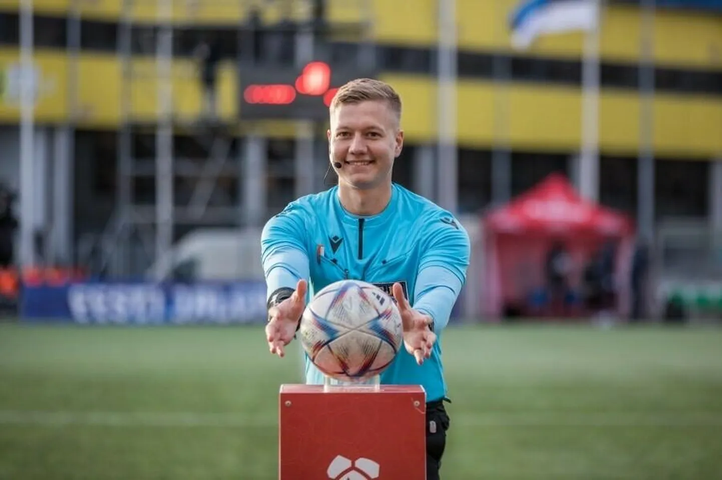 Äsja lõppenud&nbsp;Premiumi liigas vilistas Rasmus Maalinn peaarbiitrina 11 matši. Peale selle tuli 15 korral viibida kõrgliiga mängudel VARi-ruumis: kerida linti ja abistada peakohtunikku video vahendusel.