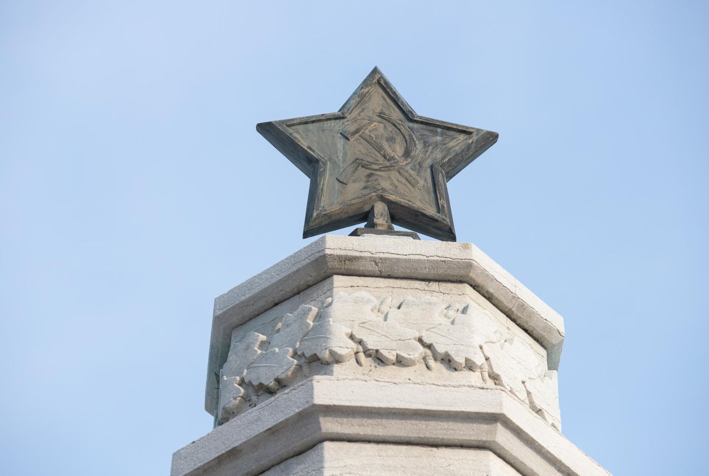 Teises maailmasõjas hukkunute mälestuseks püstitatud monument Rakveres.
