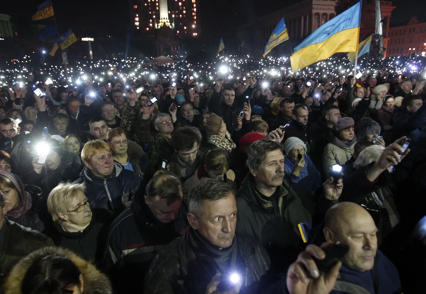 Valitsusvastased täna Kiievi iseseisvusväljakul.