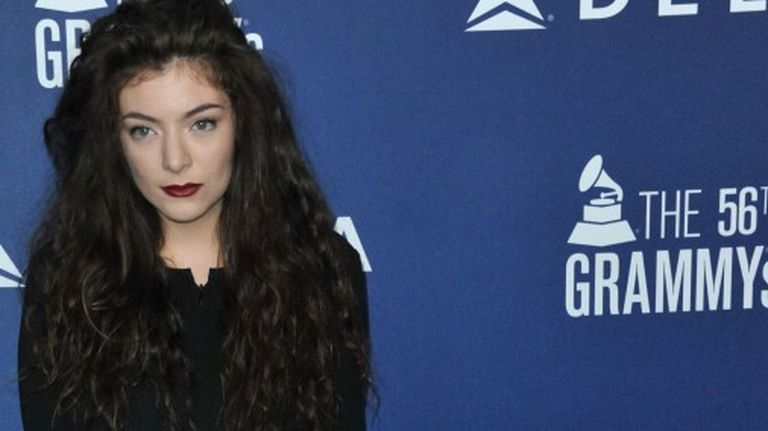 Lorde apmeklē "Grammy" ieskaņas pasākumu 