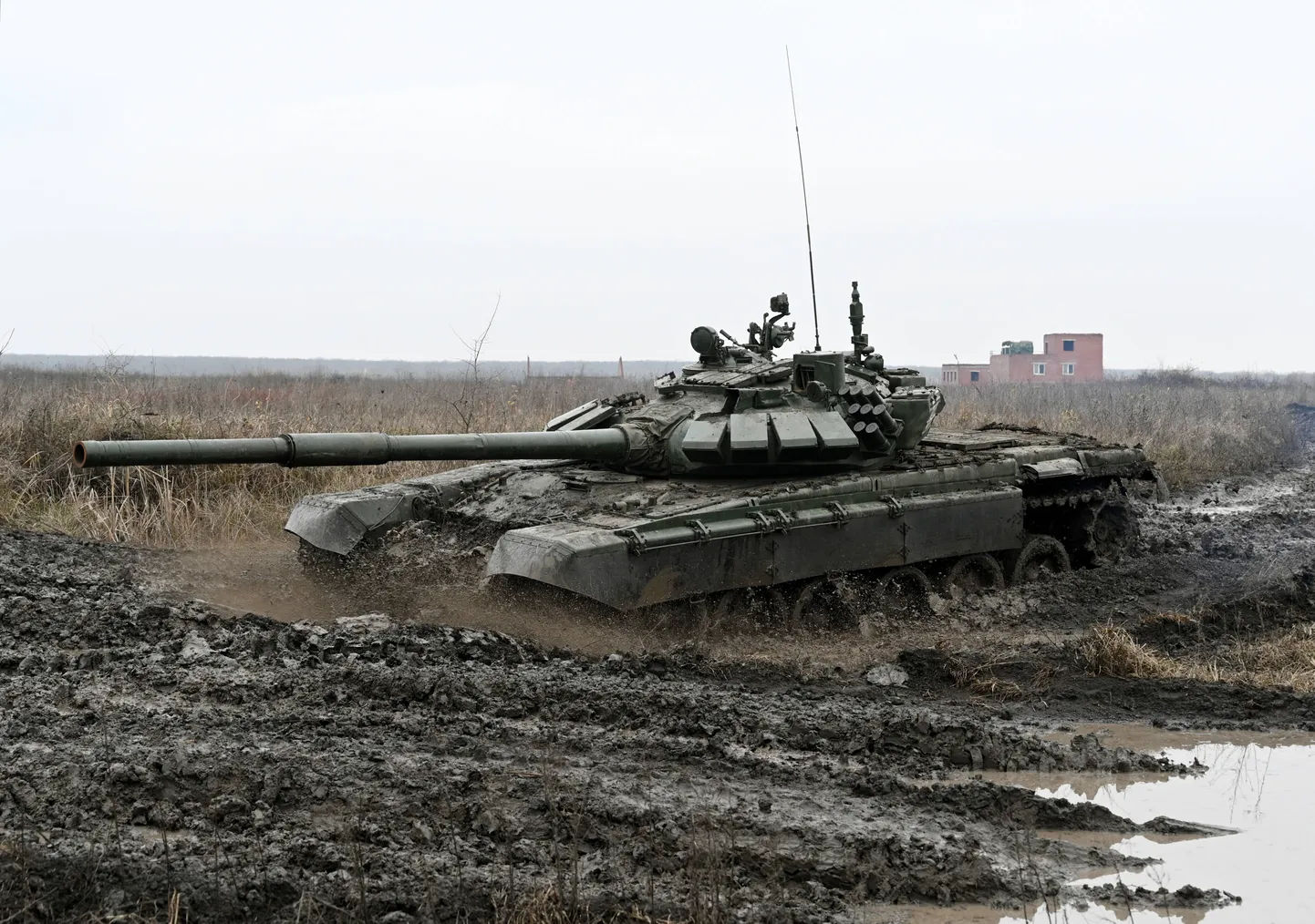 Vene tank T-72B3 õppustel Krasnodari piirkonnas.
