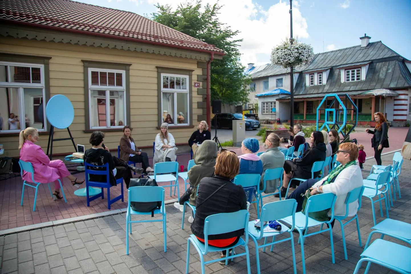Ees ootava neljanda Viljandi [eel]arvamusfestivali teema on "Elu meie tänaval".