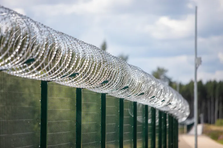 Tõkkerajatised Eesti idapiiril Piusa kordoni vastutusalal.