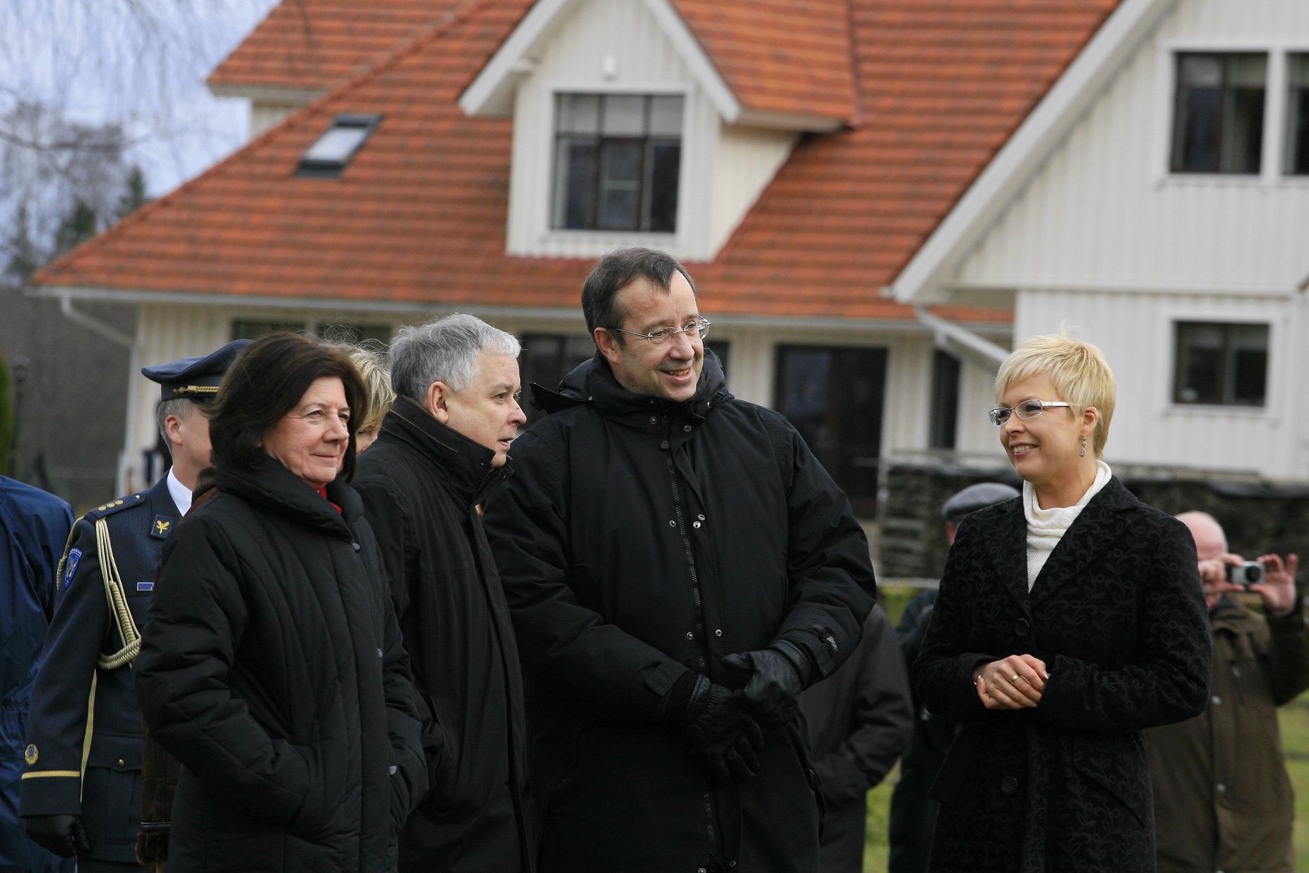 2008. aasta 18. märtsil käisid Poola riigipea Lech Kaczynski ja tema abikaasa Maria Viljandimaal külas Eesti riigipeal.