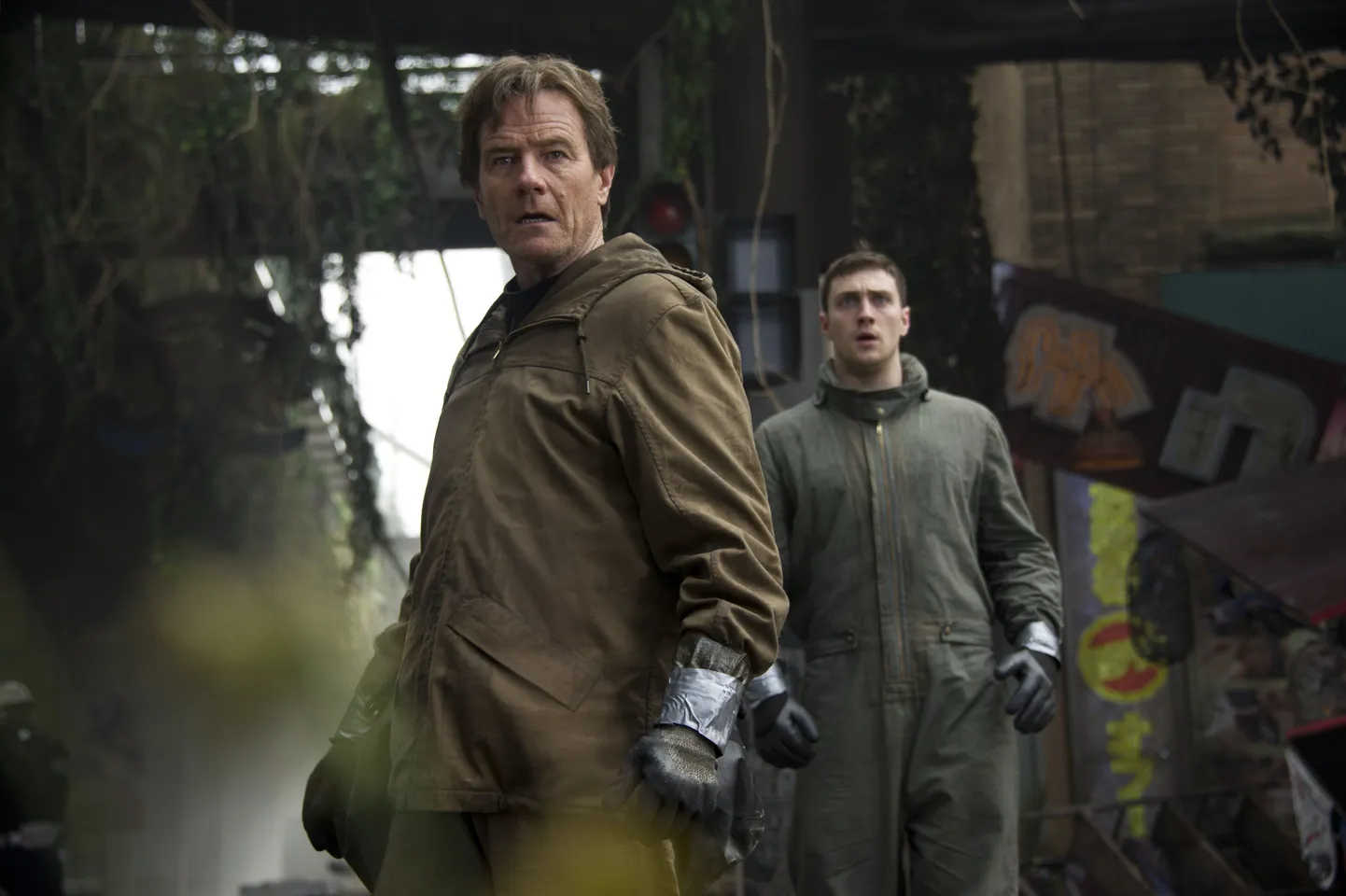 Bryan Cranston ja Aaron Taylor-Johnson filmis "Godzilla"