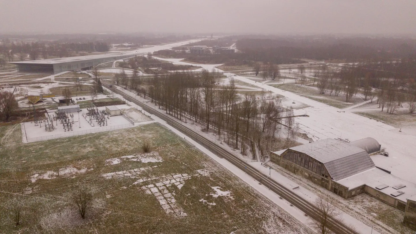 Arena Tartu projekti eestvedajad sooviksid multihalli rajada Roosi tänava lennuangaaride (all paremal) ja ERMi vahelisele platsile.