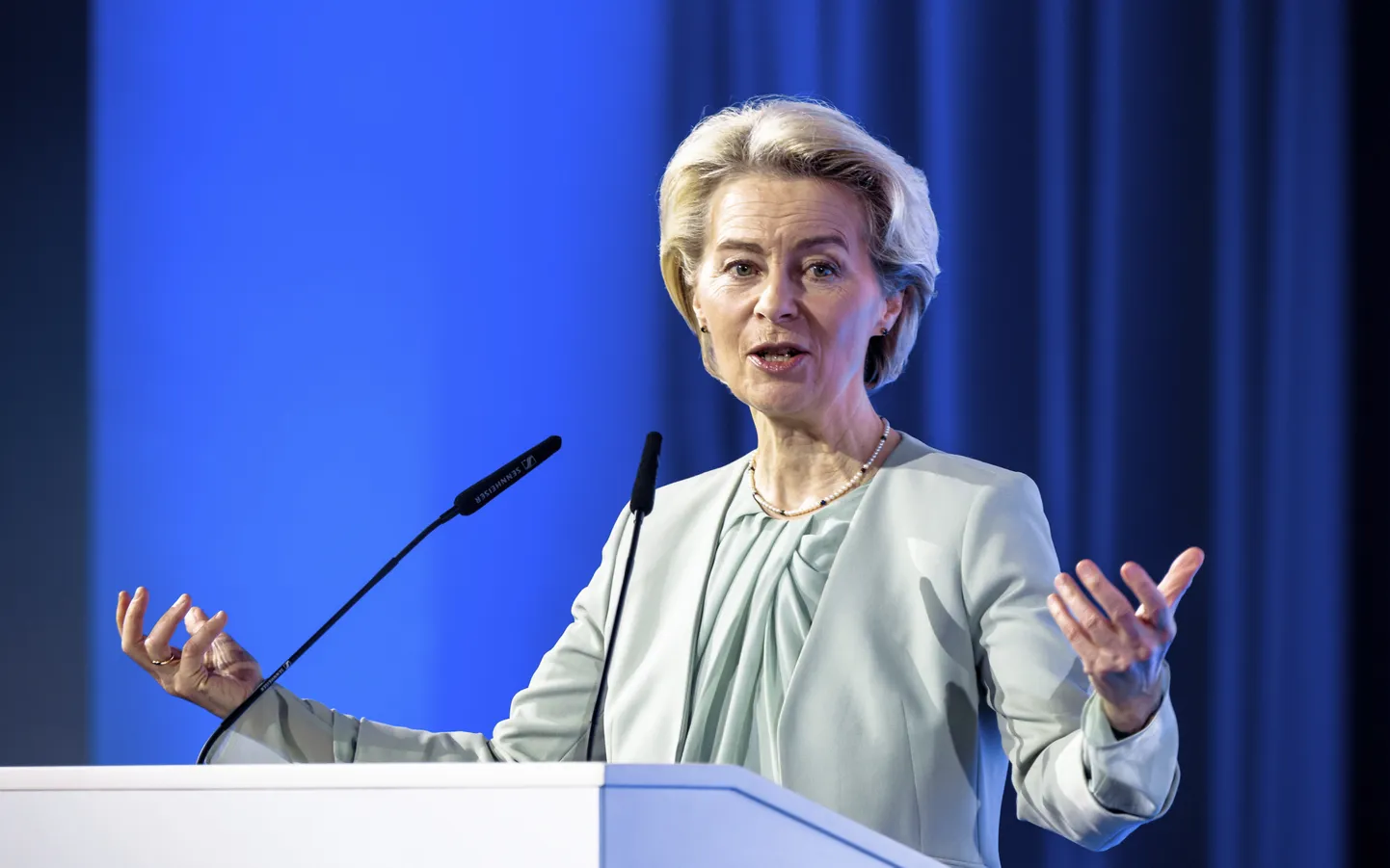 Euroopa Komisjoni president Ursula von der Leyen kõnelemas Hamburgi kliimakonverentsil.