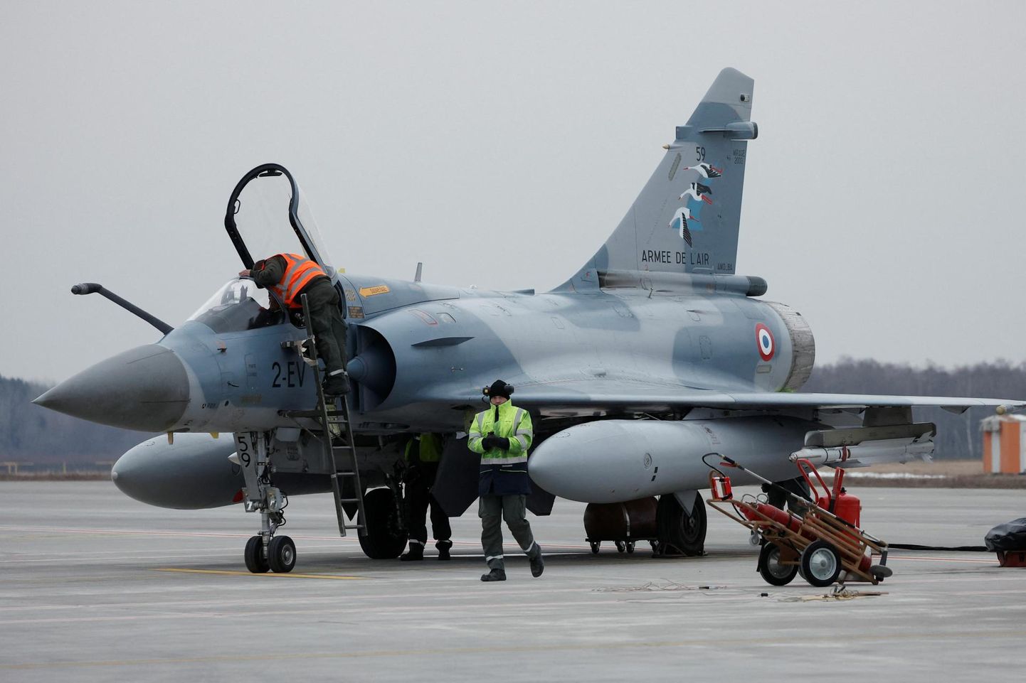 Prantsuse õhuväe hävitaja Mirage 2000-5F Ämaris tänavu 18. märtsil. Praegu juhib Prantsusmaa Ämarist Balti õhuturbemissiooni.