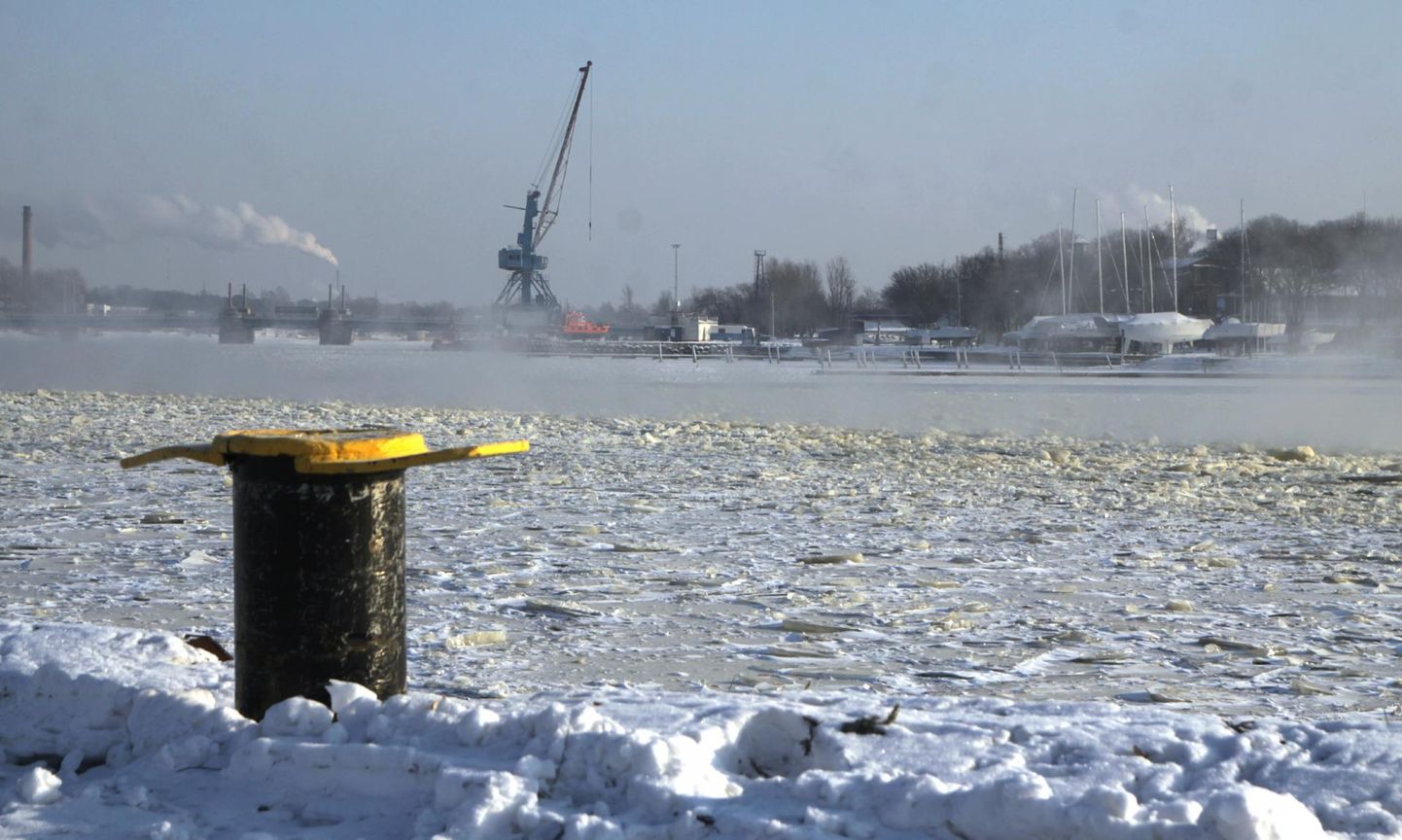 Kaks nädalat Pärnu lahel kestnud jäämurde hooajal on Pärnu sadamasse appi saadetud EVA -316 osutanud jäämurdeteenust 26 korda.