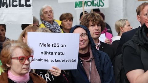 FOTOD ⟩ Kriis erihoolekandes tõi töötajad meelt avaldama