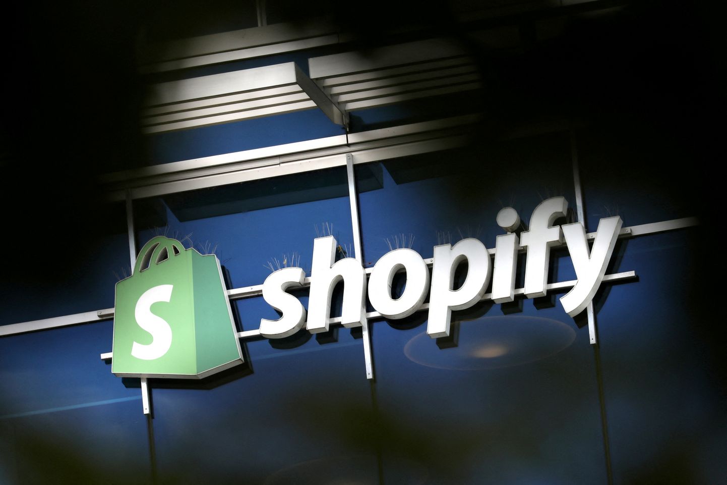 Shopify logo peakortis Ottowas (Kanada)