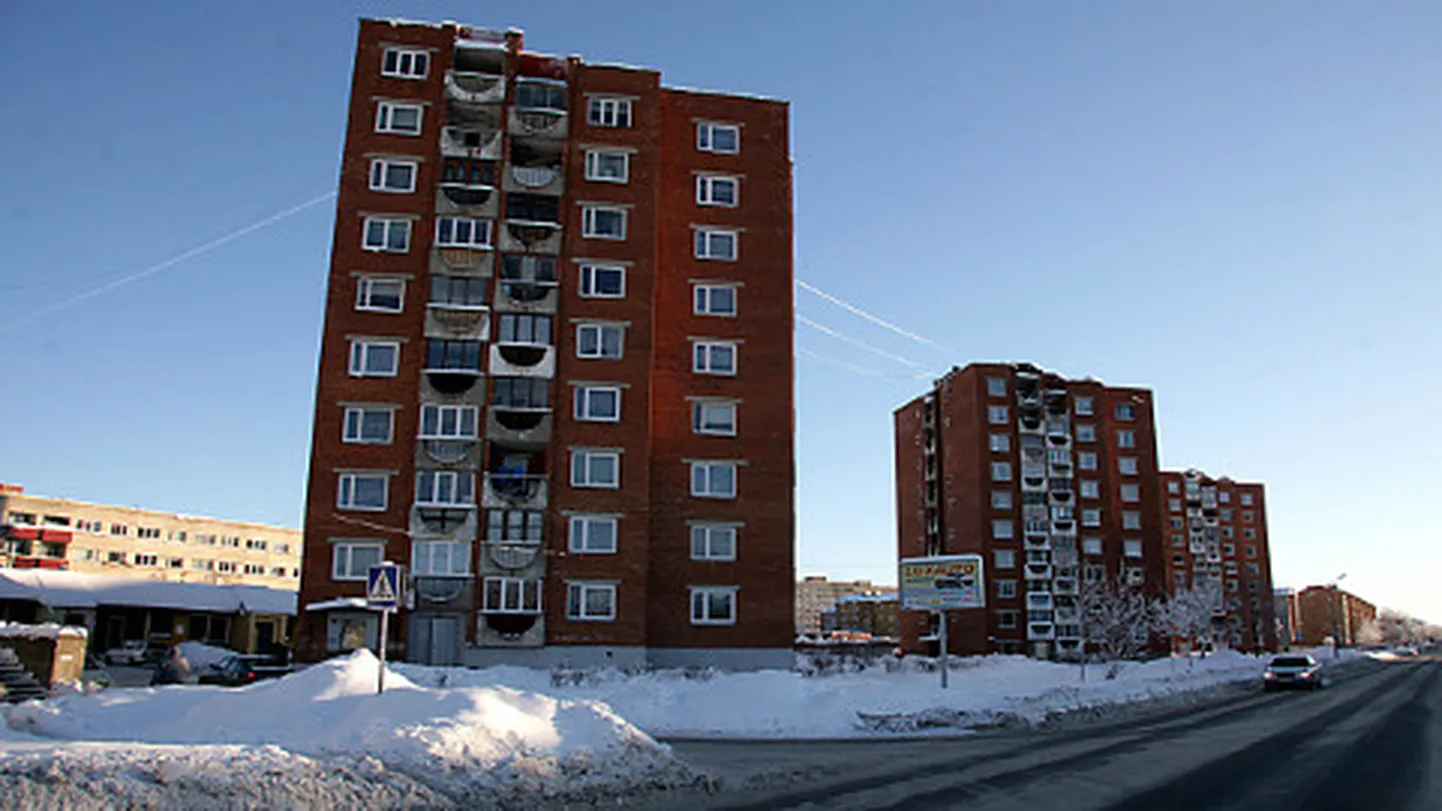 Kohtla-Järve, Jõhvi ja Sillamäe korteriühistute esindajate kohtumisel märgiti, et riik on jätnud majade korrashoiuga seotud mured tavaliste elanike kanda ega osuta korteriühistutele praktilist abi.